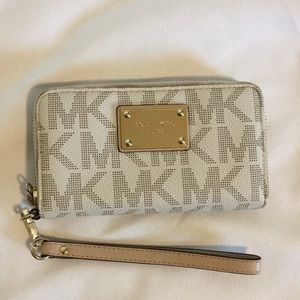 Michael Kors Mini Wristlet Wallet